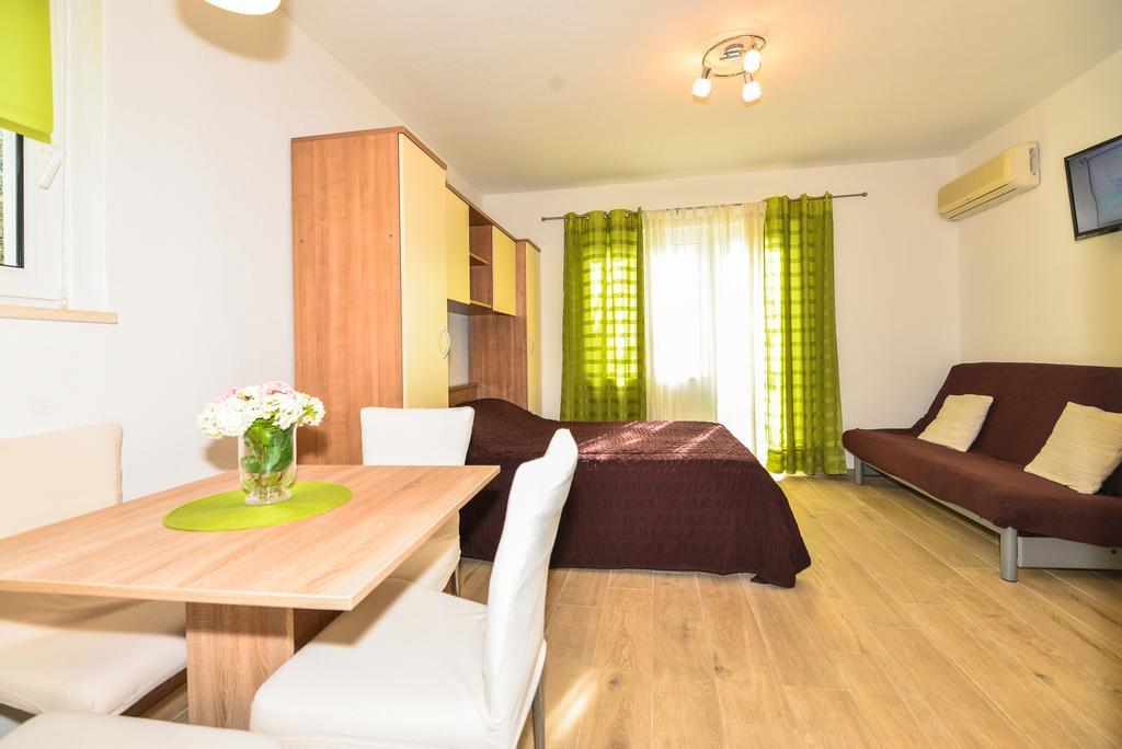 Apartments Sonja Tučepi Extérieur photo